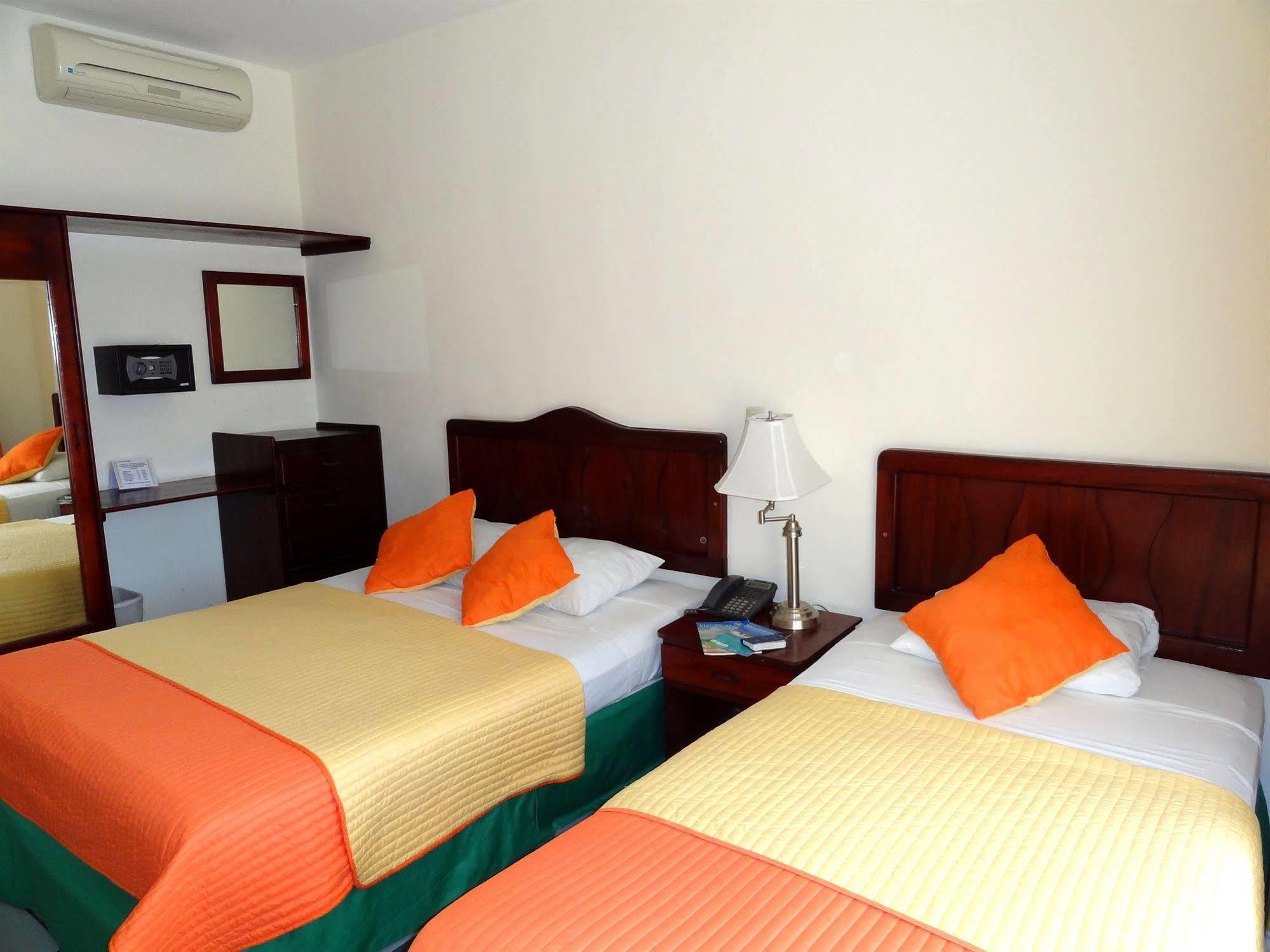 Hotel Costa Azul County Beach Puerto Cortes Exteriör bild